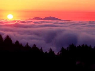 Embora a maioria permaneça dormindo, ele proporciona a
  cada manhã um dos maiores espetáculos da terra...
 