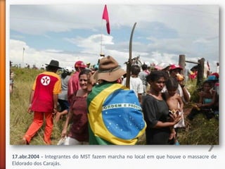 17.abr.2004 - Integrantes do MST fazem marcha no local em que houve o massacre de
Eldorado dos Carajás.
 