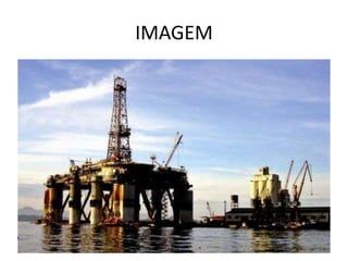 Frase 7  A organização do tratado de atlântico norte é considerada , juntamente com o pacto de Varsóvia , um dos símbolos da guerra fria.Apesar de seu caráter aparentemente “internacional” , essa organização é de fato capitaneada pelos EUA , que a estruturaram com a intenção de organizar a defesa do bloco capitalista .  A partir da década de 1980 , o fim do bloco Socialista determinou também o fim da organização militar que organizava os interesses militares dos paises socialistas , o pacto de Varsóvia. 