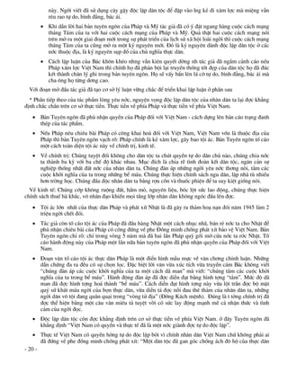 nµy. Ngêi viÕt ®· sö dông c©y gËy ®éc lËp d©n téc ®Ó ®Ëp vµo lng kÎ ®i x©m lîc mµ miÖng vÉn
          rªu rao tù do, b×nh ®¼ng, b¸c ¸i.
       Khi dÉn lêi hai b¶n tuyªn ng«n cña Ph¸p vµ Mü t¸c gi¶ ®· cã ý ®Æt ngang hµng cuéc c¸ch m¹ng
        th¸ng T¸m cña ta víi hai cuéc c¸ch m¹ng cña Ph¸p vµ Mü. Qu¶ thËt hai cuéc c¸ch m¹ng nãi
        trªn më ra mét giai ®o¹n míi trong sù ph¸t triÓn cña lÞch sö x· héi loµi ngêi th× cuéc c¸ch m¹ng
        th¸ng T¸m cña ta còng më ra mét kû nguyªn míi. §ã lµ kû nguyªn dµnh ®éc lËp d©n téc ë c¸c
        níc thuéc ®Þa, lµ kû nguyªn sôp ®æ cña chñ nghÜa thùc d©n.
       C¸ch lËp luËn cña B¸c kh«n khÐo nhng vÉn kiªn quyÕt dêng nh t¸c gi¶ ®· ngÇm c¶nh c¸o nÕu
        Ph¸p x©m lîc ViÖt Nam th× chÝnh hä ®· ph¶n béi l¹i truyÒn thèng tèt ®Ñp cña d©n téc hä ®· ®óc
        kÕt thµnh ch©n lý ghi trong b¶n tuyªn ng«n. Hä sÏ vÊy bÈn lªn l¸ cê tù do, b×nh ®¼ng, b¸c ¸i mµ
        cha «ng hä tõng d¬ng cao.
 Víi ®o¹n më ®Çu t¸c gi¶ ®· t¹o c¬ së lý luËn v÷ng ch¾c ®Ó triÓn khai lËp luËn ë phÇn sau
  * PhÇn tiÕp theo cña t¸c phÈm lßng yªu níc, nguyÖn väng ®éc lËp d©n téc cña nh©n d©n ta l¹i ®îc kh¼ng
®Þnh ch¾c ch¾n trªn c¬ së thùc tiÔn. Thùc tiÔn vÒ phÝa Ph¸p vµ thùc tiÔn vÒ phÝa ViÖt Nam.
    B¶n Tuyªn ng«n ®· phñ nhËn quyÒn cña Ph¸p ®èi víi ViÖt Nam - c¸ch dùng lªn b¶n c¸o tr¹ng ®anh
     thÐp cña t¸c phÈm.
    NÕu Ph¸p nªu chiªu bµi Ph¸p cã c«ng khai ho¸ ®èi víi ViÖt Nam, ViÖt Nam vèn lµ thuéc ®Þa cña
     Ph¸p th× b¶n Tuyªn ng«n v¹ch râ: Ph¸p chÝnh lµ kÎ x©m lîc, g©y bao téi ¸c. B¶n Tuyªn ng«n tè c¸o
     mét c¸ch toµn diÖn téi ¸c nµy vÒ chÝnh trÞ, kinh tÕ.
    VÒ chÝnh trÞ: Chóng tuyÖt ®èi kh«ng cho d©n téc ta chót quyÒn tù do d©n chñ nµo, chóng chia níc
     ta thµnh ba kú víi ba chÕ ®é kh¸c nhau. Môc ®Ých lµ chia rÏ t×nh ®oµn kÕt d©n téc, ng¨n c¶n sù
     nghiÖp thèng nhÊt ®Êt níc cña nh©n d©n ta. Chóng ®µn ¸p nh÷ng ngêi yªu níc th¬ng nßi, t¾m c¸c
     cuéc khëi nghÜa cña ta trong nh÷ng bÓ m¸u. Chóng thùc hiÖn chÝnh s¸ch ngu d©n, lËp nhµ tï nhiÒu
     h¬n trêng häc. Chóng ®Çu ®éc nh©n d©n ta b»ng rîu cån vµ thuèc phiÖn ®Ó ta suy kiÖt gièng nßi.
  VÒ kinh tÕ: Chóng cíp kh«ng ruéng ®Êt, hÇm má, nguyªn liÖu, bãc lét søc lao ®éng, chóng thùc hiÖn
chÝnh s¸ch thuÕ hµ kh¾c, v« nh©n ®¹o khiÕn mäi tÇng líp nh©n d©n kh«ng ngãc ®Çu lªn ®îc.
    Téi ¸c lín nhÊt cña thùc d©n Ph¸p vµ ph¸t xÝt NhËt lµ ®· g©y ra th¶m ho¹ n¹n ®ãi n¨m 1945 lµm 2
     triÖu ngêi chÕt ®ãi.
    T¸c gi¶ cßn tè c¸o téi ¸c cña Ph¸p ®· ®Çu hµng NhËt mét c¸ch nhôc nh·, b¸n rÎ níc ta cho NhËt ®Ó
     phñ nhËn chiªu bµi cña Ph¸p cã c«ng ®øng vÒ phe §ång minh chèng ph¸t xÝt b¶o vÖ ViÖt Nam. B¶n
     Tuyªn ng«n chØ râ: chØ trong vßng 5 n¨m mµ ®· hai lÇn Ph¸p quú gèi më cöa níc ta ríc NhËt. Tè
     c¸o hµnh ®éng nµy cña Ph¸p mét lÇn n÷a b¶n tuyªn ng«n ®· phñ nhËn quyÒn cña Ph¸p ®èi víi ViÖt
     Nam.
    §o¹n v¨n tè c¸o téi ¸c thùc d©n Ph¸p lµ mét ®iÓn h×nh mÉu mùc vÒ v¨n ch¬ng chÝnh luËn. Nh÷ng
     dÉn chøng ®a ra ®Òu cã sù chän läc. §Æc biÖt lêi v¨n võa xóc tÝch võa truyÒn c¶m B¸c kh«ng viÕt
     “chóng ®µn ¸p c¸c cuéc khëi nghÜa cña ta mét c¸ch d· man” mµ viÕt: “chóng t¾m c¸c cuéc khëi
     nghÜa cña ta trong bÓ m¸u”. Hµnh ®éng ®µn ¸p ®· ®îc diÔn ®¹t b»ng h×nh tîng “t¾m”. Møc ®é d·
     man ®· ®îc h×nh tîng ho¸ thµnh “bÓ m¸u”. C¸ch diÔn ®¹t h×nh tîng nµy võa lét trÇn ®îc bé mÆt
     quû sø kh¸t m¸u ngêi cña bän thùc d©n, võa diÔn t¶ ®îc nçi ®au thª th¶m cña nh©n d©n ta, nh÷ng
     ngêi d©n v« téi ®ang qu»n qu¹i trong “vßng tö ®Þa” (§êng K¸ch mÖnh). §óng lµ t tëng chÝnh trÞ ®·
     ®îc thÓ hiÖn b»ng mét c©u v¨n miªu t¶ tuyÖt vêi cã søc lay ®éng m¹nh mÏ c¶ nhËn thøc vµ t×nh
     c¶m cña ngêi ®äc.
    §éc lËp d©n téc cßn ®îc kh¼ng ®Þnh trªn c¬ së thùc tiÔn vÒ phÝa ViÖt Nam. ë ®©y Tuyªn ng«n ®·
     kh¼ng ®Þnh “ViÖt Nam cã quyÒn vµ thùc tÕ ®· lµ mét níc giµnh ®îc tù do ®éc lËp”.
     Thùc tÕ ViÖt Nam cã quyÒn hëng tù do ®éc lËp bëi v× chÝnh nh©n d©n ViÖt Nam chø kh«ng ph¶i ai
       ®· ®øng vÒ phe ®ång minh chèng ph¸t xÝt: “Mét d©n téc ®· gan gãc chèng ¸ch ®« hé cña thùc d©n
- 20 -
 