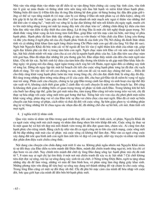 Nhµ v¨n võa nhËp th©n vµo nh©n vËt ®Ó diÔn t¶ sù vËn ®éng biÖn chøng c¸c cung bËc t×nh c¶m, võa tØnh
t¸o lÝ gi¶i sù m©u thuÉn vµ thèng nhÊt trªn nÒn t¶ng nçi ®au bÊt h¹nh vµ niÒm kh¸t khao h¹nh phóc.
Nh÷ng biÕn ®æi t©m lý ë §µo khi ®äc th «ng DÞu kh«ng hÒ ®¬n gi¶n: tõ bµng hoµng lóc ®Çu ®Õn giËn gi÷ t-
ëng cã thÓ xÐ vôn tõng m¶nh th (v× mÆc c¶m bÞ coi thêng ë §µo nh mét ph¶n x¹ cã ®iÒu kiÖn), nhng råi
khi gÊp l¸ th l¹i th× mét “c¶m gi¸c ªm ®Òm” cø lan nhanh nh mét m¹ch níc ngät rØ thÊm vµo nh÷ng thí
®Êt kh« c»n v× n¾ng h¹”, “mét nçi vui síng k× l¹ d¹t dµo kh«ng thÓ nÐn næi khiÕn chÞ ng©y ngÊt, muèn cêi
to lªn mét tiÕng nhng trong mÝ m¾t l¹i mäng ®Çy níc chØ chùc trµo ra”, nh÷ng chÊn ®éng kú diÖu cña t©m
hån ®îc nhµ v¨n diÔn t¶ ®Çy thiÕt tha c¶m ®éng. L¸ th «ng DÞu lµ mét chi tiÕt nghÖ thuËt quan träng. Nã
®¸nh thøc vïng kh¸t väng Èn kÝn trong t©m linh §µo, gióp §µo vît lªn mÆc c¶m tñi hên, më lßng vÒ phÝa
h¹nh phóc. H¹nh phóc ®· lµm thøc dËy nh÷ng g× s©u xa vèn thuéc vÒ b¶n chÊt cña §µo: Lßng yªu th¬ng
vµ ®øc yªu th¬ng ë ngêi phô n÷ cña chÞ (h¹nh phóc b×nh dÞ cña t×nh yªu ThÞ Në ch¼ng ®· ®¸nh thøc nh©n
tÝnh vµ c¶ nh÷ng kh¸t khao lµm ngêi l¬ng thiÖn trong ChÝ PhÌo mét con quØ d÷ cña lµng Vò §¹i ®ã sao).
Ngßi bót NguyÔn Kh¶i ®· bãc trÇn c¸i vÎ bÒ ngoµi ®Ó len lái vµo ý nghÜ thÇm kÝn nhÊt cña nh©n vËt, gióp
ngêi ®äc kh¸m ph¸ c¸i thó vÞ trong t©m hån con ngêi. Ngãt chôc n¨m trêi §µo cè vïi nÐn mét c¸ch bÊt
lùc, h¾t hñi chÝnh m×nh víi mÆc c¶m cha ai coi chÞ lµ nguån h¹nh phóc cña hä. LÇn ®Çu tiªn sau chôc n¨m
trêi go¸ bôa, §µo ®· nhËn ®îc nh÷ng lêi yªu th¬ng g¾n bã, §µo nhËn thÊy m×nh cÇn ®Õn cho mét ngêi nµo
kh¸c. ChÞ nh lét x¸c. Sù håi sinh kú diÖu cña t©m hån ®Çy th¬ng tæn khiÕn ta nh gÆp mét §µo kh¸c h¼n th-
êng ngµy: tõ giäng nãi dÞu dµng, ngät ngµo trong c¸ch xng h« víi Hu©n, ngät ngµo ®Õn c¶ nh÷ng suy tÝnh
vÒ t¬ng lai. Dêng nh ngay lËp tøc mét kÕ ho¹ch chi tiÕt cho cuéc sèng h¹nh phóc t¬ng lai ®· ®îc chÞ v¹ch
®Þnh râ rµng. Tõ viÖc ®èi xö víi con chång ra sao, sinh con ®Î c¸i vµ nu«i d¹y chóng thÕ nµo ... §iÒu ®ã
cho thÊy r»ng kh¸t väng h¹nh phóc lu«n tóc trùc trong lßng chÞ, chØ cÇn ®îc ®¸nh thøc lµ sèng dËy ®ñ ®Çy.
Râ rµng trong nh÷ng ®ªm trêng mïa ®«ng c« lÎ cña cuéc ®êi, cha bao giê §µo t¾t ®i niÒm hi väng vÒ ngµy
mai t¬i s¸ng. PhÇn cuèi c©u chuyÖn, chóng ta l¹i gÆp §µo trong c¶nh lao ®éng vµ sinh ho¹t cña tËp thÓ ®éi
s¶n xuÊt sè 6, kho¶ng c¸ch thêi gian gi÷a 2 c¶nh ®Çu vµ cuèi chuyÖn lµ mét mïa thu ho¹ch l¹c. §ã còng
lµ kho¶ng thêi gian cã nh÷ng biÕn cè quan träng trong sè phËn vµ tÝnh c¸ch §µo. Trong kh«ng khÝ hå hëi
cña buæi lao ®éng tËp thÓ, gi÷a lµn giã m¸t mïa thu, t©m tr¹ng §µo còng trë nªn trong trÎo vui t¬i, chÞ ®·
thùc sù hßa nhËp víi cuéc sèng míi trªn quª h¬ng thø hai. TiÕng h¸t vÐo von cña chÞ ph¬i phíi mét niÒm
kh¸t väng sèng, ph¶n øng vui vÎ cña §µo tríc sù ®ïa vui chªu chäc cña mäi ngêi. §µo ®· cã mét sù biÕn
chuyÓn c¨n b¶n trong sè phËn, c¸ch nh×n vµ th¸i ®é ®èi víi cuéc sèng. Sù hên giËn ghen tþ vµ nh÷ng ph¶n
øng tù vÖ b»ng nh÷ng lêi lÏ chua ngoa s¾c nhän ®¸o ®Ó, ®· nhêng chç cho sù hå hëi, cëi më, th©n t×nh víi
mäi ngêi.
   4. ý nghÜa triÕt lý nh©n sinh
  Qua viÖc miªu t¶ nh©n vËt §µo trong qu¸ tr×nh thay ®æi c¨n b¶n vÒ tÝnh c¸ch, sè phËn, NguyÔn Kh¶i ®·
ca ngîi cuéc sèng míi mµ c¸ch m¹ng vµ nh©n d©n ®ang nhen lªn trªn kh¾p ®Êt níc. Cuéc sèng Êy thùc sù
lµ mét quan hÖ x· héi tèt ®Ñp mµ mçi thµnh viªn trong ®ã ®Òu ®îc quan t©m, ch¨m sãc. Ai còng t×m ®îc
h¹nh phóc cho riªng m×nh. B»ng c¸ch Êy nhµ v¨n ®· ca ngîi c«ng ¬n to lín cña c¸ch m¹ng, cuéc sèng míi
®· bï ®¾p nh÷ng mÊt m¸t cña sè phËn mµ cuéc sèng cò kh«ng thÓ lµm ®îc. Nhµ v¨n ca ngîi c«ng cuéc
x©y dùng ®Êt níc qua h×nh ¶nh con ngêi lµm ¸nh lªn vÎ ®Ñp vÒ con ngêi, nhê vËy truyÖn vµ nh©n vËt tr¸nh
®îc phÇn ®¬n ®iÖu xu«i chiÒu c«ng thøc.
   Néi dung c©u chuyÖn cßn chøa ®ùng mét triÕt lÝ s©u xa. Kh«ng ph¶i ngÉu nhiªn mµ NguyÔn Kh¶i miªu
t¶ sù ®æi thay cña §µo diÔn ra trªn m¶nh ®Êt §iÖn Biªn, m¶nh ®Êt chiÕn tranh tõng ngù trÞ, tríc kia chØ cã
®¹n bom vµ c¸i chÕt. Nay chÝnh trªn m¶nh ®Êt chÕt Êy lßng §µo ®ang sèng l¹i: h¹nh phóc mµ chÞ ®· mÊt
tõ 7, 8 n¨m nay ai ngê chÞ l¹i t×m thÊy ë mét n¬i mµ chiÕn tranh ®· x¶y ra ¸c liÖt nhÊt ? C¸i chÕt kh«ng
tiªu diÖt ®îc sù sèng, tr¸i l¹i sù sèng ®ang n¶y sinh tõ c¸i chÕt. ë N«ng trêng §iÖn Biªn, ngêi ta tÆng nhau
nh÷ng d©y dï ®Ó lµm vßng, nh÷ng vá m×n ®Ó lµm b×nh hoa, vá ph¸o s¸ng lµm èng ®ùng giÊy khai sinh.
Nh÷ng ph¬ng tiÖn vèn dïng ®Ó tiªu huû sù sèng nay ®ang trë thµnh nh÷ng ®å vËt ch¨m lo cho cuéc sèng.
Trong lßng §µo còng cã mét sù ®æi thay nh thÕ. ChÞ ®· ph¸ bá mÆc c¶m cña m×nh ®Ó hßa nhËp víi cuéc
®êi, bíc qua giíi h¹n cña m×nh ®Ó ®Õn bÕn bê h¹nh phóc míi.




- 63 -
 