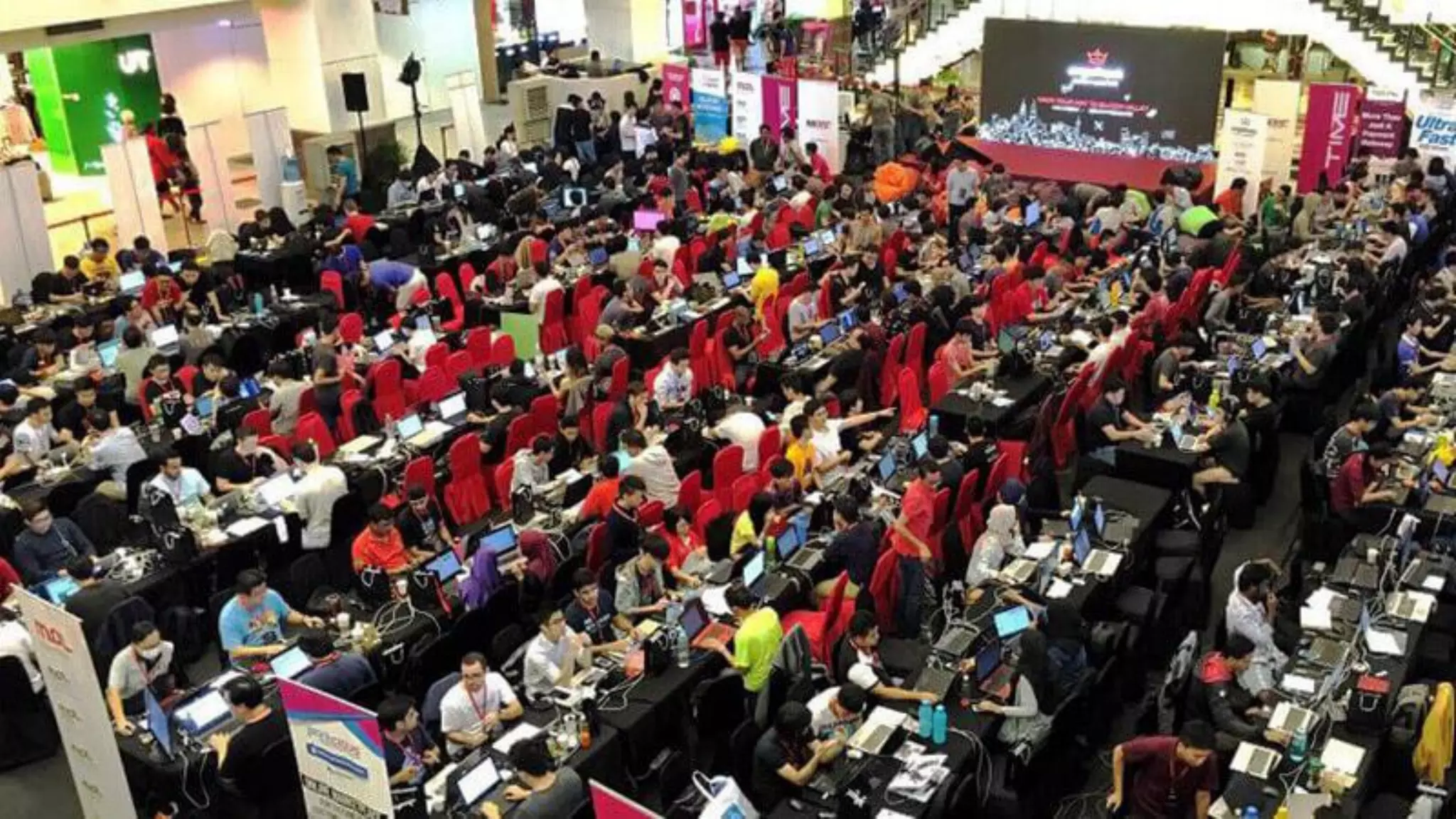 © 2016 Forrester Research, Inc. Reproduction Prohibited
7
 