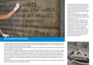 Le indagini effettuate in loco hanno confermato quanto emerso dalle ricerche storiche svolte, ovvero, che il restauro effettuato nel 1834,
primo ed ultimo, aveva previsto sia delle modifiche di carattere estetico e diverse aggiunte decorative, sia un rinforzo della struttura origi-
naria con la creazione di un sottarco con piedritti di sostegno.
Per quanto riguarda le operazioni di restauro dei materiali lapidei queste si sono svolte seguendo le quattro fasi di preconsolidamento, pu-
litura, consolidamento e protezione finale.
Durante le fasi di preconsolidamento degli elementi in marmo e calcare è stata ristabilita la coesione in caso di fratture, lesioni e scagliatu-
re, in modo da non danneggiare ulteriormente gli elementi durante le successive fase di pulitura meccanica e chimica, avvenuta mediante
l’utilizzo di impacchi di polpa di cellulosa imbevuta di sali inorganici o carbonato di ammonio. La pulitura ha rimosso ogni deposito su-
perficiale, macchia e incrostazione, ogni traccia di micro e macro organismi, e ha permesso l’estrazione dei sali solubili. Il consolidamento
finale ha avuto l’obiettivo di verificare e risanare le zanche di ancoraggio del gruppo scultoreo (cavalli e fame) e delle epigrafi in marmo,
e inoltre di ripristinare la continuità della materia mediante stuccature e microstuccature, eseguite con malte ideone per colorazione e
granulometria.
A tutti gli elementi in marmo è stato applicato un protettivo finale a base di cera microcristallina; per la parte di balaustra prospiciente Via
Nicotera, è stato applicato un ulteriore protettivo antiscritta.
Per quando riguarda le murature, gli intonaci e le
coloriture è stato necessario effettuare operazio-
ni controllate di asportazione totale dei materiali
(intonaci cementizi, tinte a quarzo) avulsi dal
contesto storico-edilizio del manufatto nonché di
quelli in fase di crollo e totalmente decoesi dalla
pannellatura muraria.
E’ stato necessario effettuare una campagna di
indagini per verificare l’aderenza al supporto de-
gli intonaci che si presentavo già a vista in cattivo
stato di conservazione.
Si è saggiata puntualmente tutta la volta a cas-
settoni ed è stato necessario prevedere estese
iniezioni a bassa pressione e a base di malta di
calce per riempire i vuoti tra intonaci e supporto
e ristabilire quindi la coesione tra gli strati.
Il consolidamento corticale e quello profon-
do delle superfici è avvenuto attraverso le fasi
riadesione delle parti in fase di distacco, iniezioni
di malta di calce, integrazione di stucchi, cornici,
modanature e bugne, risarcimento e/o stilatura
dei giunti malta, rappezzatura delle lacune di
intonaco e sostruzione muraria.
GLI INTERVENTI DI RESTAURO
Operazione di assemblaggio
dei conci in piperno mediante
l’inserimento di una barra di
acciaio del tipo DYWIDAG
 