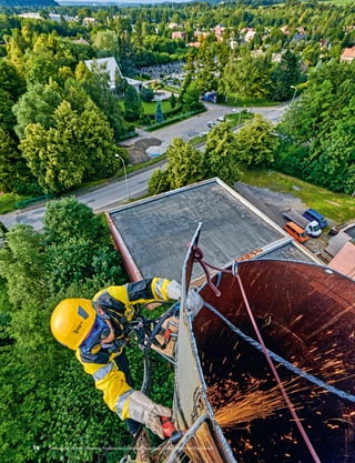Demolición de una chimenea, Frydlant nad Ostravici, República Checa. Foto: Petr Piechowicz
96
 