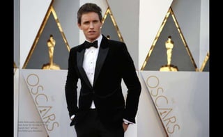 Eddie Redmayne, nominated for
Best Actor for his role in "The
Danish Girl," arrives.
REUTERS/Lucy Nicholson
 