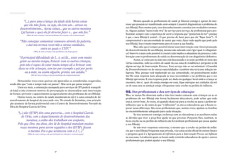“(...) para uma criança da idade dela havia coisas                               Mesmo quando os profissionais de saúde já falaram consigo e apesar do inte-
            que ela não fazia, ou seja, ela tem um… atraso no                        resse que possam ter manifestado, nem sempre é possível diagnosticar o problema do
                                                                                     seu filho(a). Para muitos pais, este desconhecimento constitui um verdadeiro tormen-
         desenvolvimento… havia coisas… que os outros meninos
                                                                                     to. Alguns andam “numa roda-viva” de serviço para serviço, de profissional para pro-
          (já faziam e que) ela já deveria fazer e… que não faz.”                    fissional, sempre com a esperança de ouvir a resposta que “gostariam de ter”: porque
              (Mãe de uma criança com perturbação da relação e da comunicação)
                                                                                     é que o meu filho(a) é assim?... O que preciso de fazer para que ele “fique bom”?... É
        “Não consegue comunicar connosco através da palavra,                         compreensível a sua necessidade de sentir que está a fazer tudo aquilo que pode pelo
                                                                                     seu filho(a). Isso é muito importante para si e para a sua família.
            e daí nós termos recorrido a várias entidades,
                                                                                             Mas sabe que é sempre possível iniciar uma intervenção com vista à promoção
                        entre as quais o STIP.”                                      do desenvolvimento do seu filho(a), mesmo não sabendo com rigor qual é o diagnósti-
                      (Mãe de uma criança com problemas de linguagem)
                                                                                     co? Intervir o mais cedo possível é crucial e não implica o abandono da procura e cola-
       “A principal dificuldade do L. é, sei lá… estar com muita                     boração com os profissionais de saúde na determinação de um diagnóstico definitivo.
                                                                                             Assim, se como pai ou mãe não está descansado e se sente perdido no meio das
        gente ao mesmo tempo, brincar com as outras crianças,
                                                                                     várias consultas, volte ao centro de saúde da sua zona de residência e pergunte se há
        pois não é capaz de estar muito tempo ali a brincar com                      algum serviço de Intervenção Precoce. Esse serviço não se vai substituir à Consulta
       duas ou três crianças, sem ter por exemplo o pai por perto                    de Desenvolvimento ou de outras especialidades e também não terá uma solução mi-
            ou a mãe, ou assim alguém, pronto, um adulto.”                           lagrosa. Mas, porque está implantado na sua comunidade, vai possivelmente poder
                   (Pai de uma criança com perturbação do comportamento)
                                                                                     dar-lhe uma resposta mais adequada às suas necessidades e ao problema que o seu
                                                                                     filho(a) apresenta. E esta resposta pode ser dada em qualquer local onde a criança se
        Demasiadas vezes estas queixas são ignoradas ou consideradas exageradas,
                                                                                     encontre, isto é, quer ele esteja consigo em casa, fique entregue aos cuidados da avó
sendo dito que “com o tempo tudo vai passar”. Mas será que passa sempre?
                                                                                     ou de uma ama ou ainda já esteja a frequentar uma creche ou jardim-de-infância.
        Uma vez mais, a orientação atempada para serviços de IPI poderá tranquili-
zá-lo(a) se não existirem motivos de preocupação ou desencadear uma intervenção
                                                                                     02. Dos profissionais e dos serviços de educação
de forma a prevenir o aparecimento ou agravamento dos problemas do seu filho(a).
                                                                                     Mas, se nunca lhe disseram nada e não tiver muito contacto com crianças ou se os
        Outras vezes, no centro de saúde mandaram-no (a) ir a uma consulta de de-
                                                                                     problemas do seu filho(a) não forem facilmente detectáveis, pode achar que tudo
senvolvimento do hospital da zona onde vive. No estudo de Sesimbra, esta articula-
                                                                                     está a correr bem. Às vezes, só quando ele(a) vai para a creche ou para o jardim-de-
ção acontece de forma preferencial com o Centro de Desenvolvimento Torrado da
                                                                                     infância é que se dá conta de que “é diferente” ou são as educadoras que a fazem re-
Silva do Hospital Garcia de Orta:
                                                                                     parar nessa diferença. São estas profissionais que, muitas vezes, ajudam as famílias
                                                                                     no encaminhamento adequado para cada situação.
       “(...) eles (STIP) têm uma parceria… com o hospital Garcia                            Se isso acontecer consigo, esclareça com as educadoras e as auxiliares todas
           de Orta, com o departamento de desenvolvimento dos                        as dúvidas que tiver e peça-lhes ajuda no que precisar. Pergunte-lhes, também, se
                meninos, e então eles trabalham em conjunto.                         lá na creche ou no jardim-de-infância não há nenhum profissional que possa ajudar
       Pelo que Dra. me disse, eles lá do hospital mandam muitas                     o seu filho(a).
         vezes meninos para serem seguidos e eles (STIP) fazem                               Se não tiver respostas concretas, e mesmo que a creche ou jardim-de-infân-
                  o mesmo. Foi o que aconteceu com a J. (...)”                       cia que o seu filho(a) frequenta seja privada, vá a uma escola oficial do ensino básico
                (Mãe de uma criança com perturbação da relação e comunicação)        e pergunte qual é o Agrupamento de referência para a Intervenção Precoce na Infância
                                                                                     na sua zona. Lá saberão quais os locais onde existirão educadoras de apoio e outros
                                                                                     profissionais que podem ajudar o seu filho(a).



                                             18                                                                                  19
 
