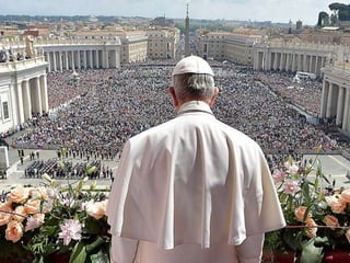 - Somos, "Pedras vivas", atuantes... desempenhando nossa função?
- Somos uma Comunidade organizada, que partilha funções,
que procura ser uma resposta atual ao homem de hoje:
com um Conselho que planeja, anima e dá oportunidade a todos,
com Pastorais atuantes,
com Movimentos que vivem uma espiritualidade própria,
mas em comunhão com a Comunidade...
com Ministérios que animam os diversos setores...
Cristo continua presente ainda hoje através da sua Igreja.
 