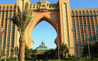 Palm Island Drive , Dubai