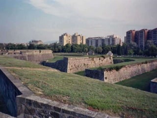 Sus fosos se emplearon durante la guerra civil para fusilar a los presos defensores del orden constitucional  que se opusieron al golpe de estado de Mola y Franco.