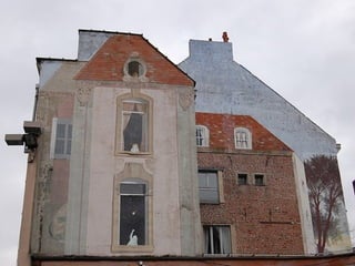 Paredes De  Bruxelas ( Maru)