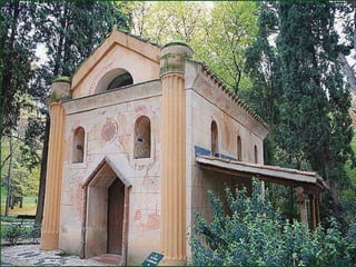 La ermita De  aspecto ruinoso  en ella habitó un ermitaño que sorprendía a quienes se perdian en el parque deleitandose con los paisajes. 