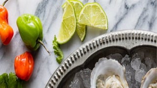 PAST AND CURRENT TRENDS IN FOOD AND BEVERAGES.pptx