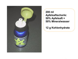 200 ml Apfelsaftschorle:  50% Apfelsaft +  50% Mineralwasser 12 g Kohlenhydrate 