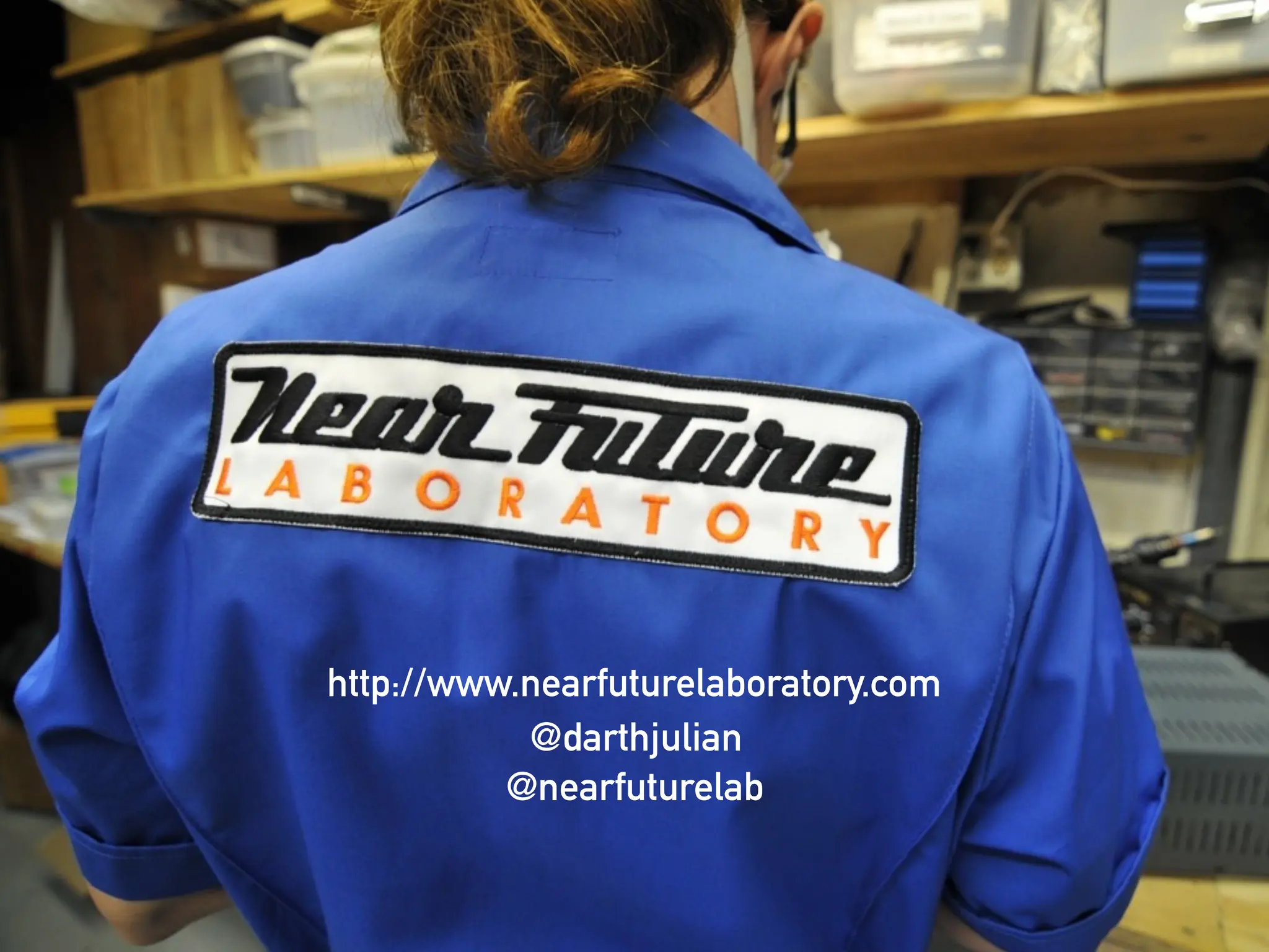 http://www.nearfuturelaboratory.com
           @darthjulian
          @nearfuturelab
 