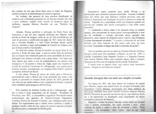 dos campos de tiro que devia bater para os lados da Pajuçara,
também propícia ao desembarque do possível agressor.
Na verdade, não passava de uma precária fortificação de
madeira com a diminuta guarnição de um tenente-coronel, um cabo
e nove soldados. embora fosse dotada de dezenove peças de
artilharia, segundo Moreno Brandão em sua "História das
Alagoas".
Adiante, Póvoas proibiria a utilização do Porto Novo dos
Franceses, o que foi uma segunda definição por Maceió, tudo
devido ao Porto de Jaraguá, razão de ser da Vila escolhida por ele
sede do governo e confirmada em maio de 1821 como tal, depois
que o Ouvidor Batalha e o Juiz Vieira Perdigão deram aquele
parecer contrário a uma representação da Câmara de Alagoas para
que lá fosse residir o Governador.
No final das contas, Póvoas lá residiria no tempo final de seu
governo à frente de uma Junta e saiu-se muito bem da encrenca
que os tempos iam montando para ele como autoridade da Coroa e
português sem maiores vínculos com a gente daqui. Foi assim que
logo depois que raiou o ano da Independência, ele passou seus
encargos a 31 de janeiro e tratou de viajar, quase nas vésperas da
revolta de Jerônimo Cavalcanti de Albuquerque, com quatrocentos
homens armados proclamando, em Alagoas, Dom Pedro l protetor
e perpétuo defensor do Brasil.
A esta altura, Póvoas já estava de costas para a Província,
possivelmente para o Brasil, por certo pensando em como e tão
rápido se passaram os tempos desde janeiro de 1819, período de
sua vida em que ainda sonhava com a grandeza do Reino, e quando
tanto trabalhara pelo progresso da Província.
Pelo relatório de Antônio Coelho de Sá e Albuquerque - que
deu o nome à mais importante rua de Jaraguá - Presidente da
Província, ano 1857, a Assembléia Legislativa Provincial tomou
conhecimento das opiniões do Tenente-Coronel Engenheiro
Cristiano Pereira de Azeredo Coutinho, que trabalhava para nossa
defosa. Ele argumentava que a cidade estava indefesa e sujeita a
qualquer insulto vindo do mar, apesar de possuir algumas posições
favoráveis para a construção de fortificações.
36
Passaram-se quase quarenta anos desde Póvoas e as
lortificações que construíra estavam destruídas. Azeredo Coutinho
...1bia dos danos que uma belonave poderia provocar com sua
t1rtilharia disparando nas instalações do porto e mesmo no centro da
cidade. Segundo ele, a população sentia sua fraqueza quando era
-1nlvada por canhões dos navios estrangeiros e não tinha como
1csponder:
"... saudando a terra como é de etiqueta entre as nações
nmigas, não encontram ele nossa parte correspondência a esse
nto de civilidade e cortejo, provindo disso, quando não
tlcsgostos, uma espécie de desprezo para o povo, cuja fraqueza
~ ussim claramente revelada." E propôs a construção de um forte
lcchado com duas baterias de dez peças cada uma, de terra
1cvcstida "cruzando os fogos em toda a extensão do porto".
Sabe-se também que foi um ideal de Floriano Peixoto fortificar
Joraguá, tendo para isso mandado a Maceió, no ano de 1893, o
Capitão Engenheiro José Joaquim Firmino e o Segundo-Tenente
João Gomes Ribeiro Filho, sem resultado algum, dada a situação
linanceira do País com as tropelias da Revolução Federalista.
E nunca mais se pensou nisso, nem parece mais necessário
pensar. Imagine-se um forte em Jaraguá!
·------------------------------------------------------~---------------------
Quando Jaraguá não era mais um simples arruado.
Em março de 1841, três anos depois da mudança da capital
pura Maceió, surgiu uma planta baixa de Jaraguá desenhada pelo
l~cnheiro Carlos Momay, encarregado da~ obras públicas .da,
Província, mandada fazer pelo Coronel Francisco Manuel Martins
Ramos, secretário de governo na mesma época, cujo interesse devia
'{Cr o de representar as instalações mais importantes do bairro
portuário e comercial de Maceió)
Segundo o rodapé da planta, Momay contou então em Jaraguá
cento e setenta construções, das quais sessenta e nove crnm
cobertas de palha e cento e urna de alvenaria e telha. Pelos
n(m1cros, ele encontrara vinte vc1cs mais do (jllC José
F 1·111.U'UI•·~
 