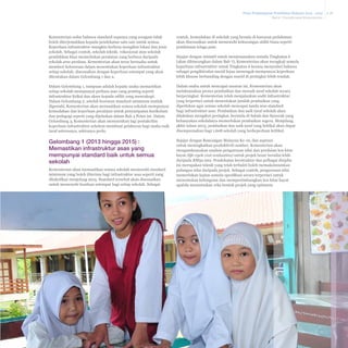 Pelan Pembangunan Pendidikan Malaysia 2013 - 2025
Bab 6 Transformasi Kementerian

Kementerian sedar bahawa standard sepunya yang seragam tidak
boleh diterjemahkan kepada pendekatan satu saiz untuk semua.
Keperluan infrastruktur mungkin berbeza mengikut lokasi dan jenis
sekolah. Sebagai contoh, sekolah teknik, vokasional atau sekolah
pendidikan khas memerlukan peralatan yang berbeza daripada
sekolah arus perdana. Kementerian akan terus berusaha untuk
memberi keluwesan dalam menentukan keperluan infrastruktur
setiap sekolah, disesuaikan dengan keperluan setempat yang akan
ditentukan dalam Gelombang 1 dan 2.

contoh, kemudahan di sekolah yang berada di kawasan pedalaman
akan disesuaikan untuk memenuhi kekurangan utiliti biasa seperti
pembinaan telaga pam.

Dalam Gelombang 1, tumpuan adalah kepada usaha memastikan
setiap sekolah mempunyai perkara asas yang penting seperti
infrastruktur fizikal dan akses kepada utiliti yang mencukupi.
Dalam Gelombang 2, setelah kesemua standard minimum mutlak
dipenuhi, Kementerian akan memastikan semua sekolah mempunyai
kemudahan dan keperluan peralatan untuk penyampaian kurikulum
dan pedagogi seperti yang dijelaskan dalam Bab 4 Pelan ini. Dalam
Gelombang 3, Kementerian akan memurnikan lagi pentakrifan
keperluan infrastruktur sebelum membuat pelaburan bagi usaha naik
taraf seterusnya, sekiranya perlu.

Dalam usaha untuk mencapai sasaran ini, Kementerian akan
melaksanakan proses pembaikan dan menaik taraf sekolah secara
berperingkat. Kementerian telah menjalankan audit infrastruktur
yang terperinci untuk menentukan jumlah pembaikan yang
diperlukan agar semua sekolah mencapai tanda aras standard
bagi infrastruktur asas. Pembaikan dan naik taraf sekolah akan
dilakukan mengikut peringkat, bermula di Sabah dan Sarawak yang
kebanyakan sekolahnya memerlukan pembaikan segera. Menjelang
akhir tahun 2013, pembaikan dan naik taraf yang kritikal akan dapat
disempurnakan bagi 1,608 sekolah yang berkeperluan kritikal.

Gelombang 1 (2013 hingga 2015) :
Memastikan infrastruktur asas yang
mempunyai standard baik untuk semua
sekolah

Sejajar dengan Rancangan Malaysia Ke-10, dan aspirasi
untuk meningkatkan produktiviti sumber, Kementerian akan
menguatkuasakan analisis pengurusan nilai dan penilaian kos kitar
hayat (life-cycle cost evaluation) untuk projek besar bernilai lebih
daripada RM50 juta. Pendekatan berstruktur dan pelbagai disiplin
ini merupakan teknik yang telah terbukti boleh memaksimumkan
pulangan nilai daripada projek. Sebagai contoh, pengurusan nilai
memerlukan kajian semula spesifikasi secara terperinci untuk
menentukan kefungsian dan mempertimbangkan kos kitar hayat
apabila memutuskan reka bentuk projek yang optimum.

Kementerian akan memastikan semua sekolah memenuhi standard
minimum yang boleh diterima bagi infrastraktur asas seperti yang
ditakrifkan menjelang 2015. Standard tersebut akan disesuaikan
untuk memenuhi keadaan setempat bagi setiap sekolah. Sebagai

Sejajar dengan inisiatif untuk menjenamakan semula Tingkatan 6
(akan dibincangkan dalam Bab 7), Kementerian akan mengkaji semula
keperluan infrastruktur untuk Tingkatan 6 kerana menyedari bahawa
sebagai pengiktirafan murid lepas menengah mempunyai keperluan
lebih khusus berbanding dengan murid di peringkat lebih rendah.

6-18

 