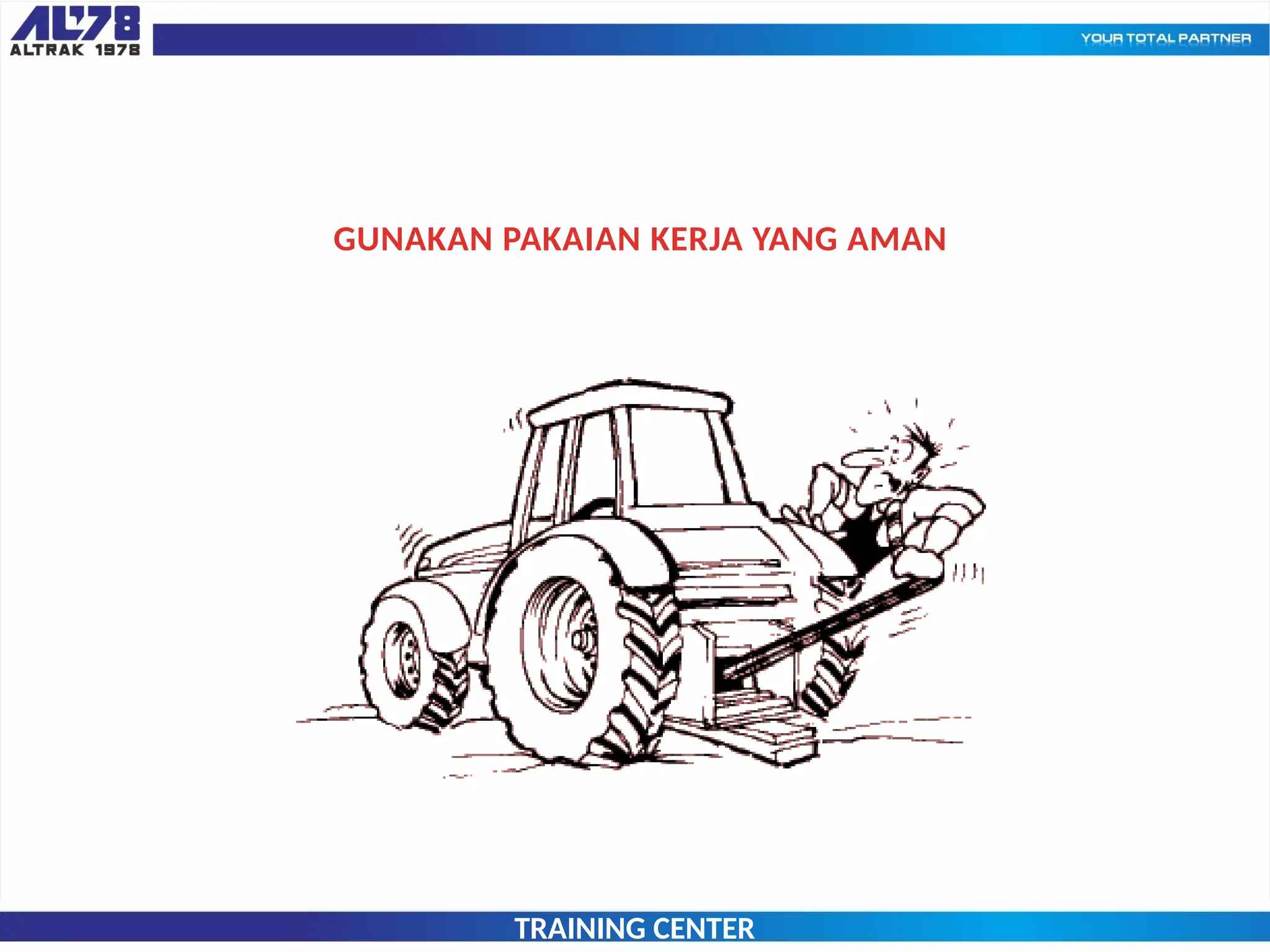 Teknisi Pertanian Memperbaiki Mesin Traktor