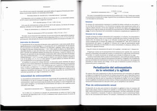 El desarrollo de un plan para entrenar la velocidad y la agilidad se inicia al comienzo de!
propio plan anual. Como se anoto en el capitulo 6, la informacion clave para elaborarlo
debe incluir las fechas de las competiciones importantes y las fases individuales de prepa-
radon. competicion y transici6n. El plan de entrenamiento anual se estructurara basan-
dose en las caracteristicas del deporte. Par ejemplo, corminmente un velocista utilizara un
Plan de entrenamiento anual
Un aspecto clavepara implementar el plan de entrenamiento de la velocidad y la agilidad,
es asegurar la integraci6n de las factores de trabajo para permitir que el deportista alcance
las metas propuestas. En ocasiones, es mas facil desarrollar un programa de velocidad para
un velocista que hacerlo para un deportista de disciplinas de equipo, en el que se deben
incluir la agilidad y las destrezastecnicasy tacticas.Notese la periodizacion de las habilidades
biomotoras fundamentales de cada plan anual, que se ejemplifican mas adelante.
Periodizacion del entrenamiento
de la velocidad y la agilidad
Volumen de la carga
Cuando se buscan las efectos interactivos de la intensidad y el volumen, las entrenadores y
los deportistas deben contar con un rnetodo cuantificable para evaluar el estres del entrena-
miento (87). El volumen de la carga es un indicador excelente para ello; generalmente, se
calcula multiplicando el volumen de trabajo par la intensidad (87, 100). En el contexto del
entrenamiento del esprint y la agilidad, el volumen de la carga de entrenamiento puede
determinarse utilizando las velocidades de carrera (intensidad) y la distancia cubierta (87),
utilizando la siguiente formula:
Carga del volumen de entrenamiento del esprint ode la agilidad = velocidad (mis) X distancia (m)
Al igual que ocurrfa con el entrenamiento de la resistencia (ver capftulo 10), cuando dis-
minuye la intensidad (velocidad) de la sesi6n, el volumen de la carga puede incrementarse.
En la tabla 12.2 puede encontrarse un ejemplo para calcular el volumen de la carga.
Cuando el entrenador disefia el plan de entrenamiento,esta justificado predecir las flue-
tuaciones del volumen de cargadel entrenamiento del esprint, e integrarlo con el establecido
para las actividades del entrenamiento de fuerza. Si se hace adecuadamente, esta integraci6n
permitira un mejor manejo de la fatiga, a la vez que se maximiza la puesta en forma y la
preparaci6n para la competici6n.
El volumen de entrenamiento representa la cantidad de trabajo realizada en una sesion, o
en una fase de entrenamiento, y con frecuencia se expresa coma repeticiones totales de la
carga de trabajo prescrita o de la tarea asignada. El metodo mas seguro para determinar el
volumen de la carga de trabajo de una sesi6n de entrenamiento es calcular elvolumendela
carga, el cual es el producto de la intensidad y la distancia completada par repeticion (87).
Volumen
4.192,94= 5,14mis
Intensidad de entrenamiento (mis)= = 5 14 mis
800 '
Portanto, la intensidad de entrenamiento de la sesion es de 5,14 m/s. N6tese que cuando
se incrementa elvolumen de la carga, en general hayuna tendencia a disminuir la intensidad
o la velocidad de movimiento.
345
Entrenamiento de la velocidad y la agilidad
En la tabla 12.2, se presenta un ejemplo de entrenamiento en series en el que la carga
de volumen del deportista es de 4.112,94, y la distancia total cubierta durante la sesi6n de
trabajo de 800 m.
Volumende carga de la sesi6n de entrenamiento
Intensidad de entrenamiento (mis)= .
Distancia total cubierta en el entrenarmento
La intensidad de entrenamiento se asocia con el porcentaje de la produccion de trabajo o
el porcentaje en el que se consume la energfa (100). Cuanto mayor sea la intensidad del
entrenamiento, mayor sera el porcentaje de producci6n de trabajo, lo cual corresponde a un
mayor gasto energetico. Laintensidad de entrenamiento del esprint y de la agilidad puede
calcularse coma sigue:
lntensidad de entrenamiento
lntervalos de descanso
La manipulacion de las intervalos de descanso entre repeticiones y entre series puede afectar
significativamente al estres fisiol6gico y a la producci6n de las rendimientos de las sesiones
de entrenamiento de velocidad, resistencia a la velocidad o agilidad. Deben usarse interva-
los largos de descanso (trabajo/descanso = 1:50-1:100) cuando el objetivo sea desarrollar la
velocidad absoluta, ya que esto determina una mayor reposici6n de las depositos de fosfa-
geno y permite una expresi6n maxima de producci6n de potencia. Cuando el objetivo es la
resistencia de intervalos de alta intensidad, el entrenador debe utilizar intervalos de descanso
mas cortos (trabajo/descanso = 1:4-1:24). Finalmente, las intervalos de descanso mas cortos
(trabajo/descanso = 1:0,3-1:1) se usan cuando el objetivo es el sistema oxidativo [aerobico}
(13). En las tablas 11.9, 11.13 y 11.14del capitulo 11, puede hallarse un resumen del efecto
de la manipulaci6n de las intervalos de descanso.
Al establecer la proporcion trabajo-descanso, el entrenador puede examinar las que se
producen en las eventos deportivos. Par ejemplo, la relacion trabajo-descanso en las partidos
de rugby es entre 1:1-1,9 y 1-1,9:1 (30), mientras que, par lo general, en futbol americano
es de 1:6 (88) yen futbol de 1:7 a 1:8 (63). Mediante la determinaci6n de dichas propor-
ciones, el tecnico puede disefiar el programa de entrenamientosegun sea el objetivo de las
exigencias metab6licas del deporte, a la vez que tarnbien desarrolla las caracteristicas de
velocidad apropiadas que exige el rendimiento con exito.
Tiempo de entrenamiento al 90 % de intensidad = 100 m I 8,2 mis= 12,2 s
Par tanto, en un macrociclo de 4 semanas, las tres microciclos de carga podrfan progresar
desde el 90, al 92,5 y al 95 %, exigiendo correr al deportista 100ma 12,2 s, 11,9s y 11,6s, res-
pectivamente.Masejemplos de zonas de entrenamiento pueden encontrarse en la tabla 12.3.
Con el fin de crear zonas de intensidad, este puedeutilizar la siguiente formulapara deter-
minar el porcentaje maxima de intensidad (velocidad):
Porcentaje maximo de velocidad (mis)= intensidad maxima X porcentaje
Si el deportista corre un maxima de 100 m en un tiempo de 11 s, su intensidad maxima
al 90 % estarfa representada par la siguiente ecuacion:
90 % velocidad maxima= 9,1 mis X 0,90= 8,2 mis
Si la zona de entrenamiento se fijara del 90 al 100 % del maxima, las limites de tiempo
deberfan calcularse con las siguientes ecuaciones:
Tiempo de entrenamiento (s) = distancia (m) I porcentaje de velocidad maxima (mis)
Periodizaci6n
344
 