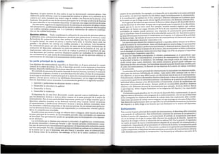 Enfriamiento
Tras concluir la parte principal de la sesi6n de entrenamiento, el deportista debe someterse
a un periodo de enfriamiento. Este enfriamiento comienza los procesos de recuperaci6n y
facilita el retomo del organismo a su homeostasis. El periodo de recuperaci6n post-ejerci-
cio es un tiempo en el que el cuerpo debe eliminar los productos de desecho, reponer los
dep6sitos de energfa e iniciar la reparaci6n de los tejidos (30). Por lo general, el organismo
no vuelve al estado de reposo inmediatamente despues de un episodio de entrenamiento o
competici6n. Dependiendo de la intensidad y elvolumen de la sesi6n, la recuperaci6n puede
requerir mas de 48 horas (32, 41). Para iniciar y acelerar la recuperaci6n post-entrenamiento
o post-competici6n, el deportista necesita someterse a una sesi6n de entrenamiento estructu-
rado disefiada para estimular la recuperaci6n. Con frecuencia se infravalora esta parte de la
I
j.
!I
relativo de las actividades. Por ejemplo, si el desarrollo de la velocidad es el centro principal
de la sesi6n, los ejercicios basados en ella deben seguir inmediatamente al calentamiento.
Si la coordinaci6n o agilidad son el foco principal, deberian trabajarse en la primera parte
de la sesi6n ya que la fatiga puede afectar significativamente a las destrezas motoras (46).
Por lo general, los ejerciciosque entrenan la fuerza sesituan despues del desarrollo tecnico
y de los ejerciciosdevelocidad. Aunque esto es apropiado para la mayoria de los deportistas,
puede que no lo sea en otros casos. Por ejemplo, muchos estudios sugieren que realizar
un ejercicio de fuerza con cargas elevadas (70-90 % de una repetici6n maxima) antes que
actividades de esprint, puede provocar una respuesta de potenciaci6n post-activaci6n
que se manifieste como el incremento de la velocidad de carrera (40, 61). Estatecnica parece
sermuy efectivapara incrementar el rendimiento en el esprint, si el volumen de la actividad
de fuerza es bajo. Tal metodo de secuenciaci6n del entrenamiento de fuerza solo parece ser
efectivo en deportistas altamente entrenados (12).
Losejerciciospara desarrollar resistencia general o especifica deben situarse en la iiltima
parte de la sesi6n de entrenamiento. Estasactividades generan mucha fatiga, lo que impedira
que el deportista adquiera o perfeccione movimientos o destrezas tacticas. desarrolle veloci-
dad y agilidad y maximice el desarrollo de la fuerza. Estasecuenciaci6n no debe confundirse
con la estrategia de practicar ciertos ejerciciosbajo fatiga con el fin de preparar al deportista
para un escenario competitivo especifico.
Si para los deportistas principiantes el objetivo predominante es el aprendizaje (que
exige un alto nivel de concentraci6n), la secuencia de entrenamiento debe ser la tecnica,
la velocidad, la fuerza y la resistencia. Sin embargo, una simple sesi6n de trabajo rara vez
podra incluir estos cuatro elementos. Esta misma secuencia general puede utilizarse con
deportistas de elite;sin embargo, los deportistas avanzados pueden beneficiarse modificando
el orden del entrenamiento, en funci6n de los objetivos de la sesi6n de trabajo individual
y del microciclo,
La estructura de la parte principal del entrenamiento la impondran los objetivos estable-
cidos para las sesiones individuales de trabajo. Cada sesi6n debe centrarse solo en dos o
tres objetivos, ya que es muy dificil poner con efectividad mas de tres en el entrenamiento.
Probablemente, establecerdemasiados objetivos deteriorara el ritmo de mejora del deportista
y provocara la aparici6n de sobreentrenamiento. Losobjetivos de la sesi6n de entrenamiento
individual deben ajustarse a los del microciclo y el macrociclo, al nivel de rendimiento del
deportista y al potencial del mismo. Aunque puede ser recomendable planificar objetivos
relativos a los diferentes factores de entrenamiento (por ejemplo, tecnicos, tacticos, fisicos
o psicol6gicos), deben elegirse basandose en las exigencias del deporte y las capacidades
del deportista.
El entrenador puede planificar de 15 a 20 min de desarrollo fisicosuplementario, lo queen
algunos casossedenomina como programa de acondicionamiento, unavez que el deportista
ya ha conseguido los objetivos de la sesi6n de trabajo dada. Estesuplemento debe conside-
rarse como una sesi6n de trabajo menos exigente,sin que suponga un reto para el deportista.
Estedesarrollo suplementario debe ser especfficode las habilidades biomotoras dominantes
del deporte y se debe dirigir a los factores que son limitantes en la mejora del deportista.
141
Planificaci6n de la sesi6n de entrenamiento
La parte principalde la seslon
~~~t~:i)je~ivf
s de~ _entrenami~nto especffico se desarrollan en el parte principal (0 cuerpo
, . e a sesion de_t:abaJo. En ella, el deportista aprende nuevas destrezas y maniobras
tac~tas, des~~ro~ahabilidadcs biomotoras especfficasy mejora sus cualidades psicol6gicas
cont~m O e e~taparte de la sesi6n depende de muchos factores, incluidos el estatus de
entre7amiento, el genera Y la edad, la actividad deportiva del atleta y la fase de entrenamien
~~ e~ a quf seencuentra. La parte principal de la sesi6n de entrenamiento puede ser de estre;
p:~:1f0,
~ a ve~ que se centra en las habilidades biomotoras y en los rasgos psicol6gicos.
os eportistas menos avanzados, la recomendaci6n general es la siguiente sucesi6n:
1. Aprender Y perfeccionar un elemento tecnico o tactico.
2. Desarrollar la velocidad y la agilidad.
3. Desarrollar la fuerza.
4. Desarrollar la resistencia.
Eld . h
epornsta a de estar bien descansado cuando aprende nuevas habilidades or lo
que los el_ementostecnicos Y tacticos deben tratarse en la parte principal de la sesion de
entren~miento. ~sto es una particularidad importante, puesto que la fatiga impedira ue el
dtportista a?qmera maestrfa en las destrezas motoras (46). Cuando intente secu2"nciar
f e~trenamientl O perfeccion_a:elementos tecnicos y tacticos, deberfa consolidar antes
os 1 emfntos O e~tre~asadqumdas en las sesiones previas. Ha de trabajar para perfeccio-
d
noarloossene ementot~ ~ecmco~o destrezas mas importantes y, a continuaci6n, concluir aplican-
compe iciones simuladas.
Si perfe~cio_nar
una tecnica le exigeun esfuerzo duro y fatigante, debe hacerlo al final de
1ae~:~ec[d~~cial de la ~esi6~; Es recomendable. preceder estas actividades con ejercicios
t d 1
. · sta aproxrmacion puede ser apropiada para los levantadores o los deportis-
as e at eusmo.
d Lrs a~iv~dades.que se ~isefian para mejorar la velocidad y la agilidad son, corminmente
Eete;va da I~ten_si_dadY tienen que llevarse a cabo durante periodos relativamente cortos1
st~b_P0 deeiemc~s son extremadamente agotadores y el deportista debe realizarlos cuand~
de 1 ien. ,escansa o. Por ello, normalmente estas actividades se realizan en la prim era parte
de
1
a ~swn (en la que el deportista esta aun fresco) y preceden tanto al entrenamiento
e a erza como de la potencia. Sin embargo, el foco de la sesi6n cambiara el orden
d~porte_s),un gran nun:iero de ellos sufren lo que ha denominado «amnesia ghitea», Esta
di~funcwn puede defimrse coma la incapacidad de implicar al ghiteo en la extension de la
fa iba Y, por tanto, transferir una mayor carga de trabajo a los flexores de la piema y a los
dum ares. ~sta fuede ser un_a _de las razones principal es de la elevada incidencia de lesiones
e estos muse~ os en la_s act1VI~ades
deportivas, en especial, con cargas excentricas elevadas.
d {0~esta r~on, suge~1mosla implementacion de ejercicios de activaci6n del ghiteo dentro
e ca ~1rm1en~o,posiblernente antes de los ejerciciosatleticos, en forma de marcha supina
d
c?n ro
11
as eds~111radflas,puentes con 1 o 2 piemas y extensiones de cadera en cuadrupe-
ia con as ro 1 as exionadas.
Eje~~-icioi5 atletlcos. . Pu~de cons_iderarsela utilizaci6n de una serie de ejercicios atleticos
huu Iz~r os coma est1r~~1entos dinamicos, ejercicios para perfeccionar la tecnica y coma
1
erram~ntf de evaluacion motora. Esto incluye el skipping (As, Bs) los arrastres de pies
a mar a atera~ los cruces de piema y marcha hacia atras, la bi~icleta hacia arras, la~
fatadas a l~s gluteos, las carreras con rodillas estiradas y los cariocas. Con frecuencia
os ent~~na ores pasa? por ~~to la utilizaci6n de estos ejercicios como herramientas d~
~valfacron del deportista, utilizando los ejercicios estaticos de las baterfas de test que se
imp ement~n cada poc~s meses, con el fin de evaluar la postura y el equilibria
1de
este
Los dep?rt~stas que reahzan _eJercicios dinamicos pueden ser evaluados de la calidad de
sus moVI~ientodsen ca~a sesion de entrenamiento por la via de los ejercicios atleticos, el
entrenamiento e velocidad o el entrenamiento tecnico-tactico.
Periodizaci6n
140
 