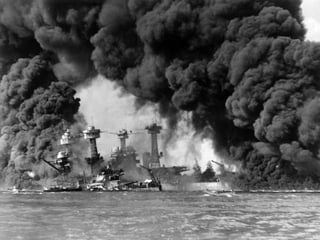 Prof. Douglas Barraqui
www.dougnahistoria.blogspot.com.br
7 Dezembro de 1941 – Ataque a
Pearl Harbor
 