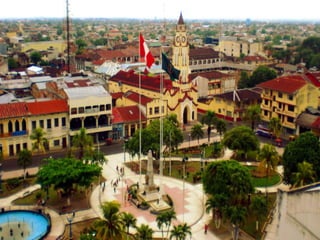 Pontos turísticos de Iquitos
• A Igreja Matriz de Iquitos e Plaza de Armas

 