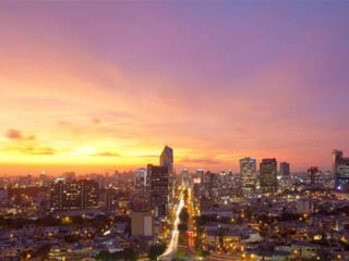 Lima
• Segunda maior cidade da América do Sul ;
• Tem aproximadamente 8,5 milhões de
habitantes ;
• Considerada a 5ª cidade mais populosa da
América Latina.

 