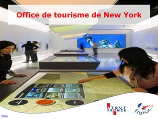 Gérer l’affluence et l’attente En mettant davantage de personnel d’accueil En décongestionnant par du self servicetechnologique : borne de recharge USB, bornes internet pour les informations basiquesEn occupant utilement le temps d’attente  