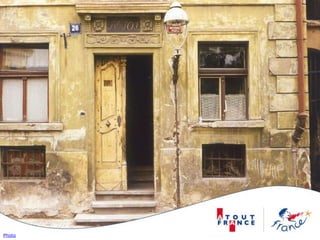 Médias sociauxInternaute ne veut  plus d’une « vitrine » à sens unique avec une autorité pyramidale. Il veut participer ! 