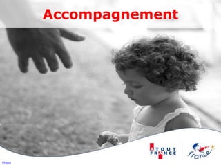 L’approche par l’outil…On ne part pas de l’outil…… mais des besoins (partir des usages)Les TIC ne sont que la traduction d’une réponse à des attentesClient n’achète pas de la rationalité techniquePhoto