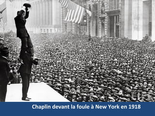 Chaplin devant la foule à New York en 1918
 