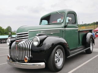 Camionetas antigas e recuperadas