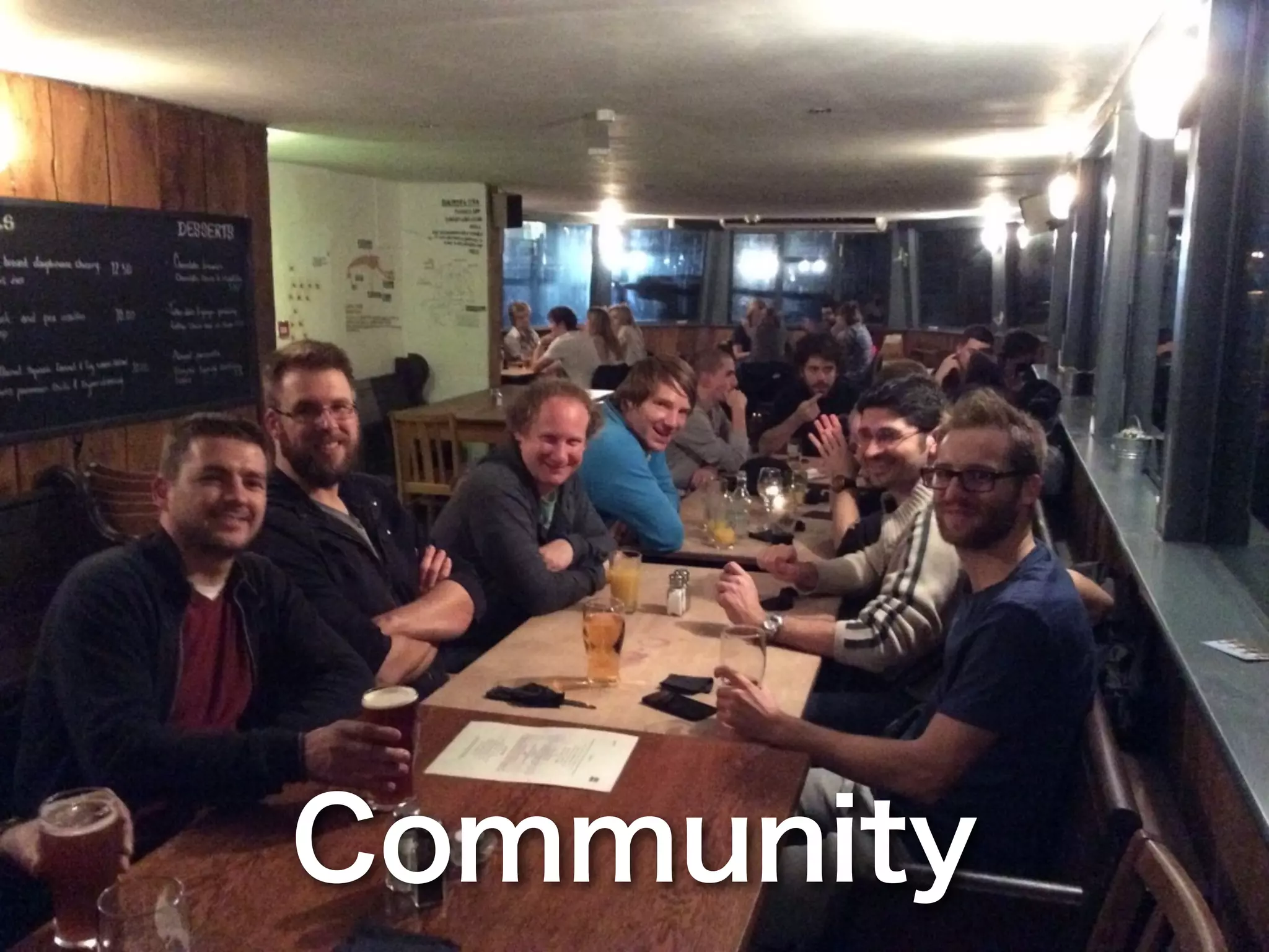 Plone Fondation が主導のグローバルコミュニティーと各地域コミュニティがある。
株式会社CMSコミュニケーションズ 4
Community
 