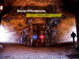 Networked Individualism(Wellman et al., 2003)