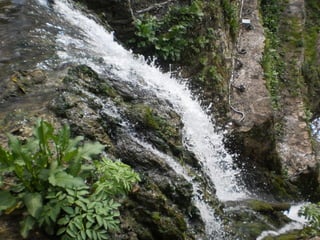 Опазване на водните ресурси:

Усъвършенстване на технологиите за
 производство;
Замяна на водното охлаждане с
 въздушно;
Въвеждане на повторно многократно
 използване на водните ресурси;
 