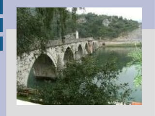 They are composed of long elements which are joined to each other at the ends. 