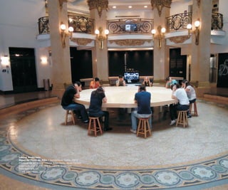 Laurie Anderson
Mesa de Fone de Mão / Handphone Table, 1977
Cortesia da artista e Galeria Sean Kelly, Nova Iorque
Exposição I in U / Eu em Tu Laurie Anderson
Foto Gabriela Gil
CCBB São Paulo, 2010

 