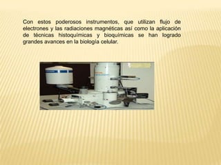Condensador o lente electromagnético que concentra el haz de electrones.