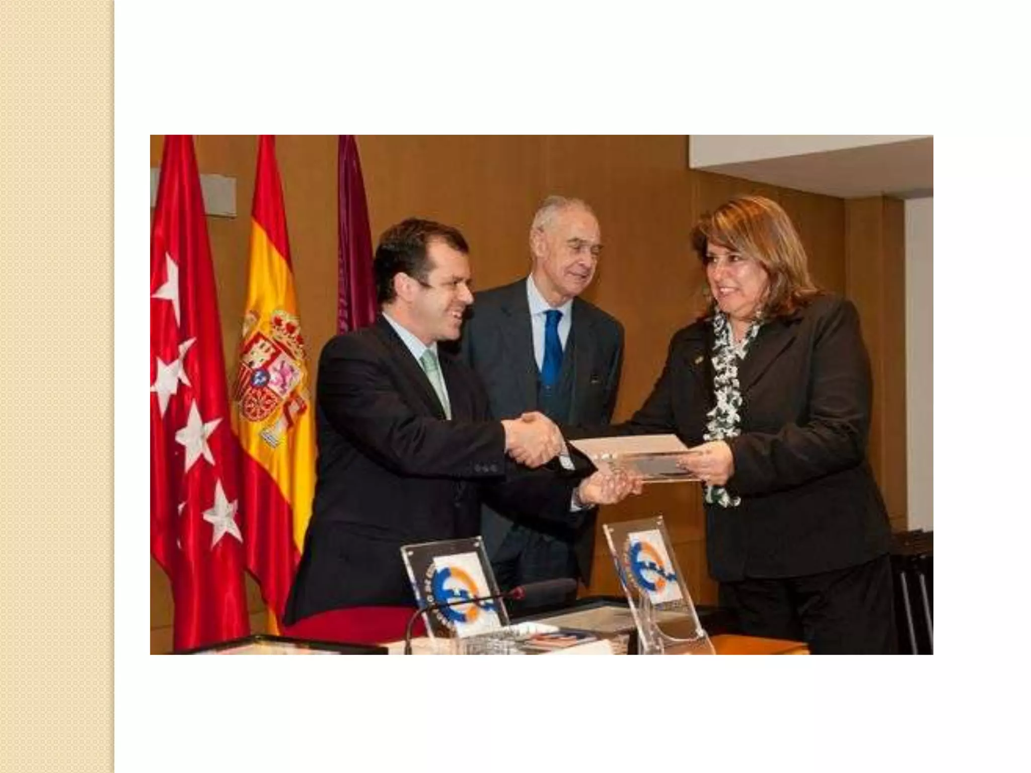 RECONOCIMIENTOS A LA EXCELENCIA EDUCATIVA 2012