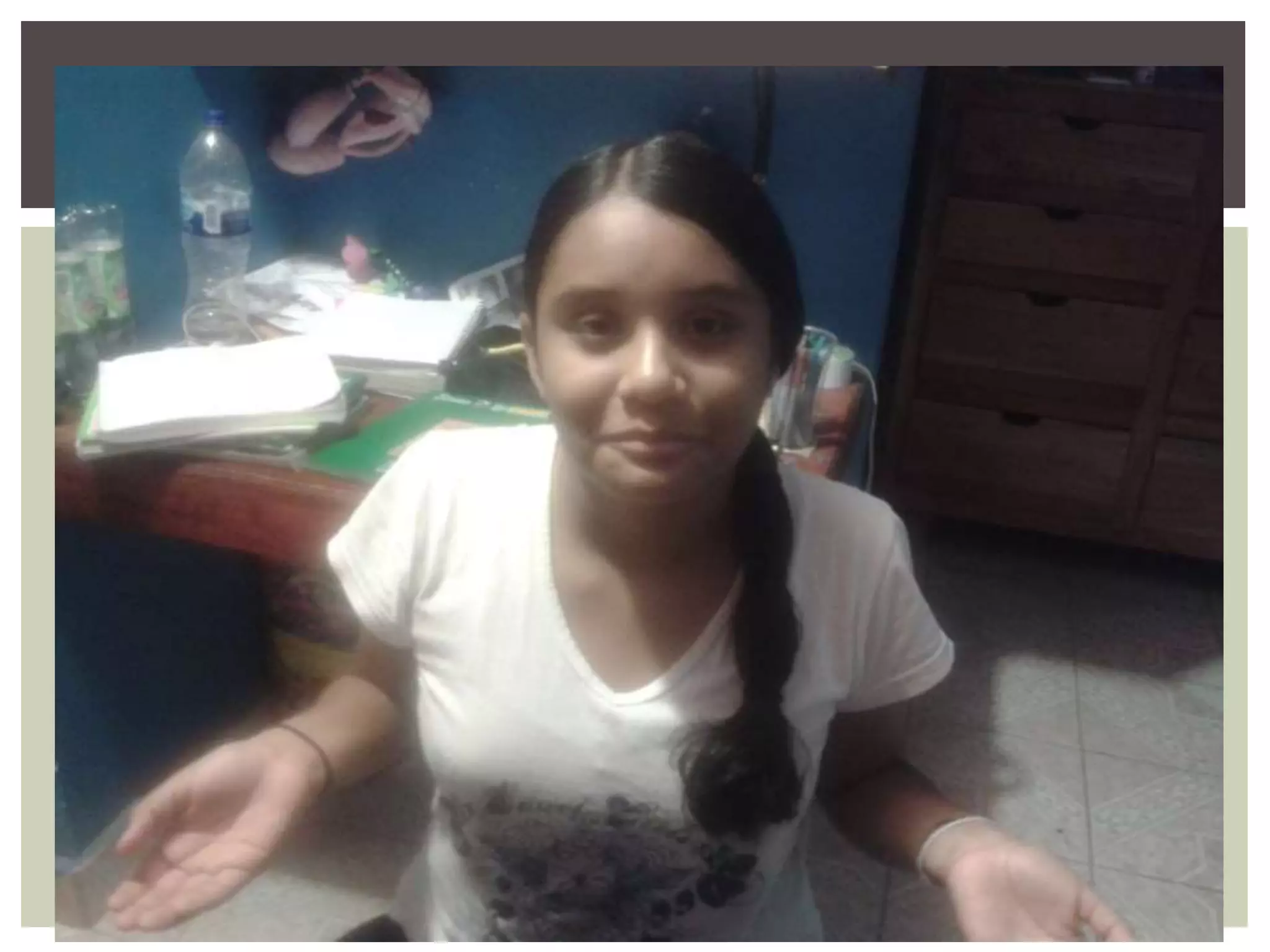  No hay descargas académicas, hay que hacerlo en
tiempo extra, si bien ya tenía mucho material
preparado, había que darle la estructura indicada en
el curso.
 Mi hija, la más pequeña, se acercó una noche que
estaba trabajando y me preguntó, «¿cuánto te
falta?», le dije, como el 30% de lo que tengo que
entregar, «ok» finalizó. Al día siguiente me volvió a
preguntar lo mismo y mi respuesta fue la misma, por
lo que me dijo: «¿cómo?, si anoche te faltaba eso,
¿qué no avanzaste?» y continuó: «Yo cuando tengo
una tarea no me duermo hasta que la termino»
LOS TIEMPOS
 