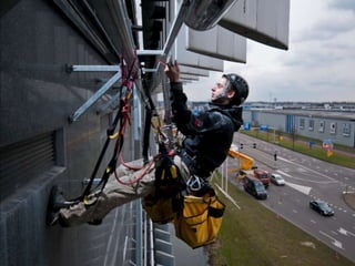 Technieken en WerkwijzeBij IRATA Rope Access wordt gewerkt met:Een systeem van twee lijnen.