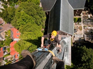 De gordel (EN813) is bevestigd aan de beide lijnen.