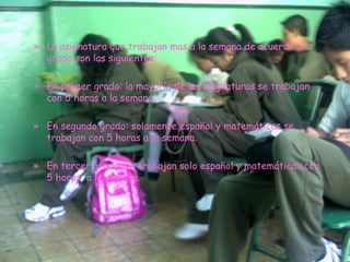 La asignatura que trabajan mas a la semana de acuerdo al grado son las siguientes: En primer grado: la mayoría de las asignaturas se trabajan con 5 horas a la semana. En segundo grado: solamente español y matemáticas se trabajan con 5 horas a la semana. En tercer grado: se trabajan solo español y matemáticas con 5 horas  a la semana. 