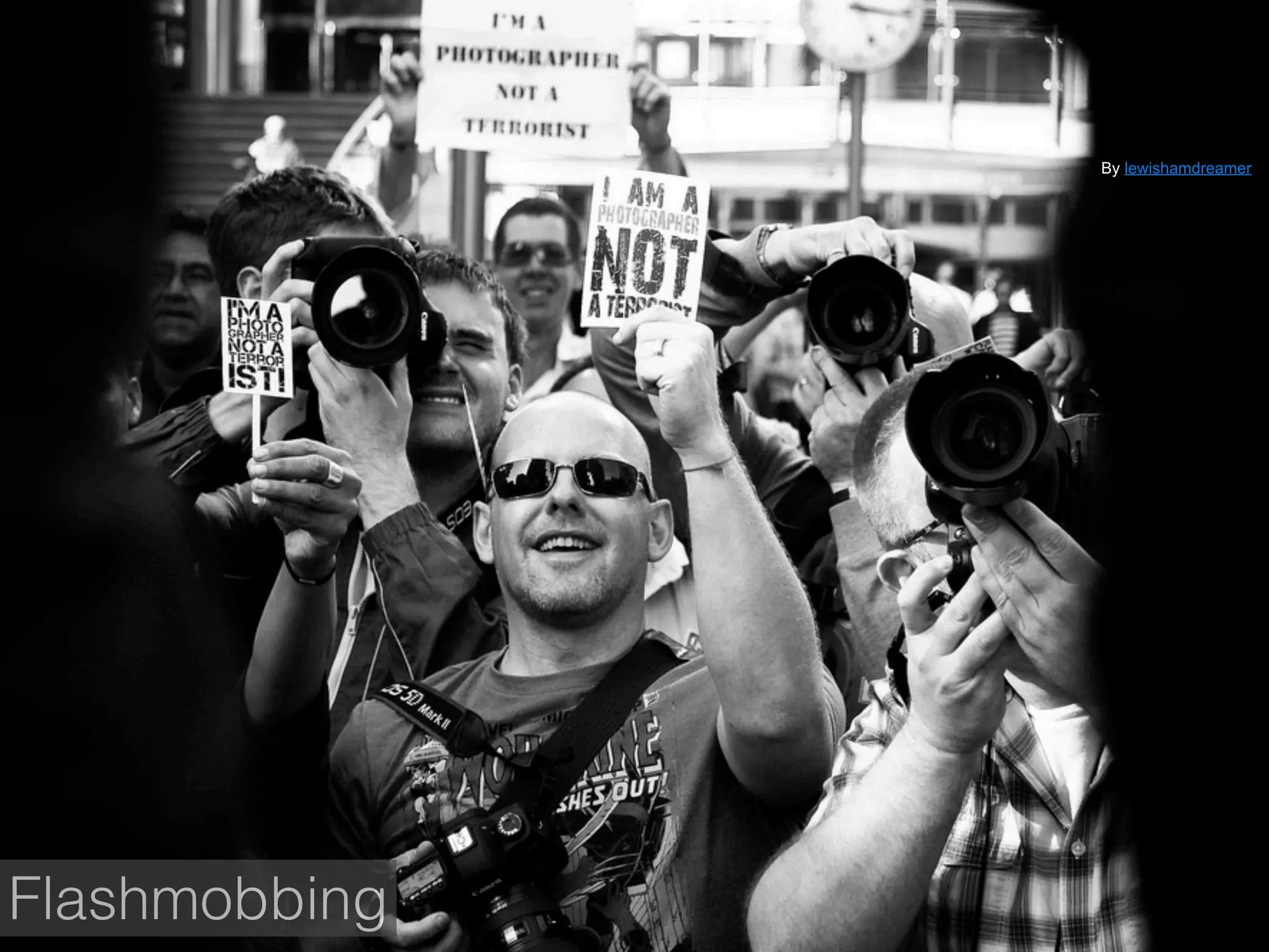 By lewishamdreamer




Flashmobbing
 