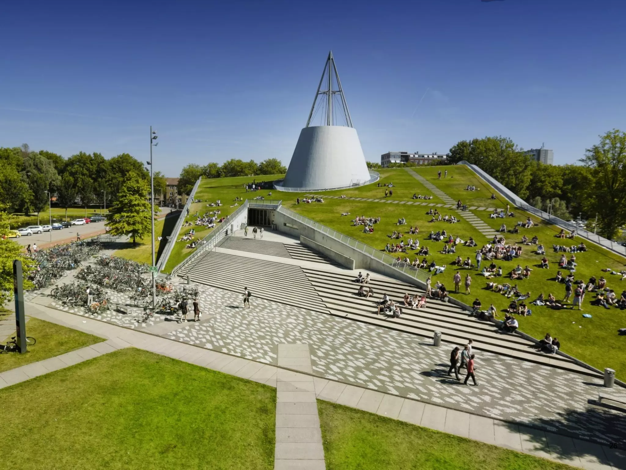 Challenge the future 26
 