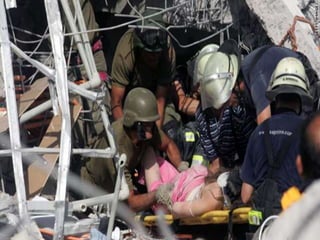 Debido a la localización subterránea del epicentro y su proximidad con la costa Chilena, gran parte de la destrucción  fue ocasionados por el tsunami, asociado a movimientos sísmicos, esta masa de agua a gran velocidad azoto las costas Chilenas