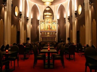 Martin’s Red
• 79 rooms
• Modern charm
• Subtly sporty decor
 