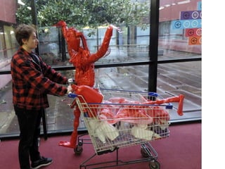 Une sculpture / Un socle