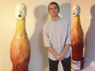 Une sculpture / Un socle