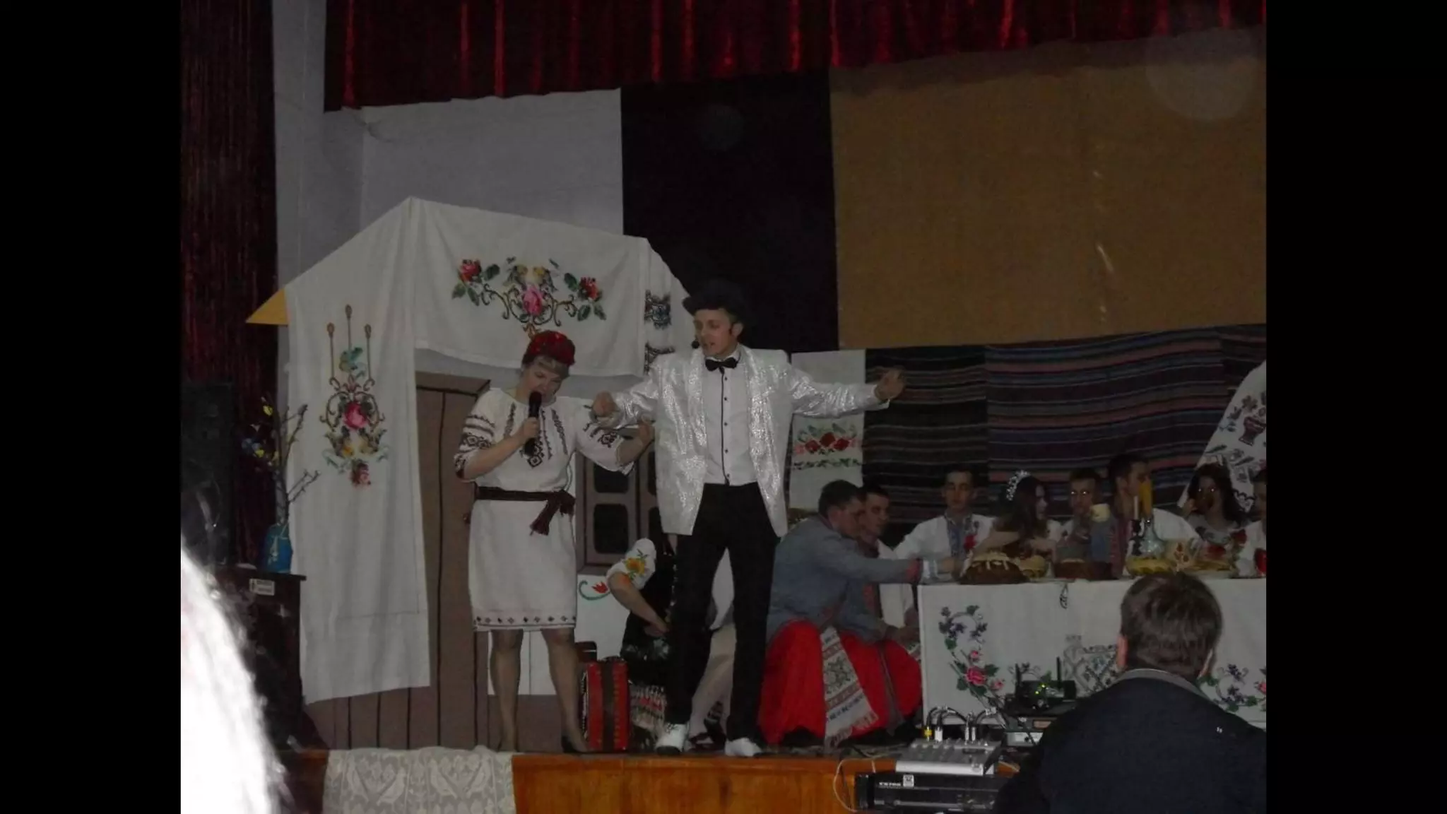 Виховна година на тему: «Весільні традиції з народної скарбниці». 