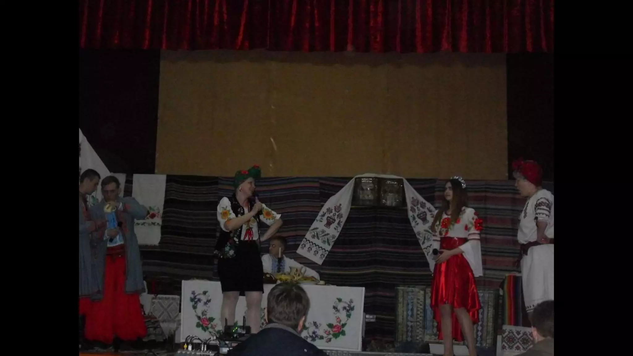 Виховна година на тему: «Весільні традиції з народної скарбниці». 